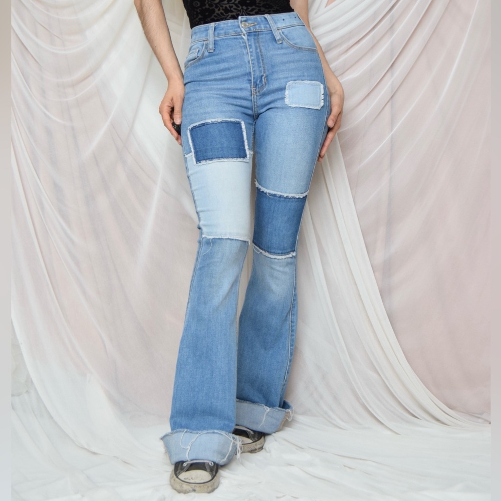 Hollister High-rise flare patchwork jean. Soft stretch.